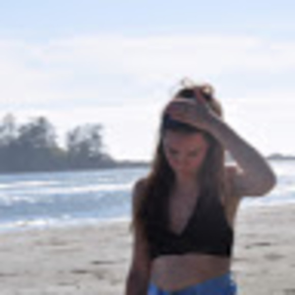 Meet your Posher, Michaella - Picture 1 of 1